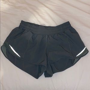 Lululemon Hotty Hot Short 2.5”